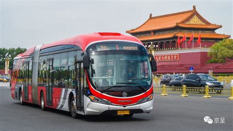 实拍上海街头超级电容公交车 充电3分钟可续航10公里__凤凰网