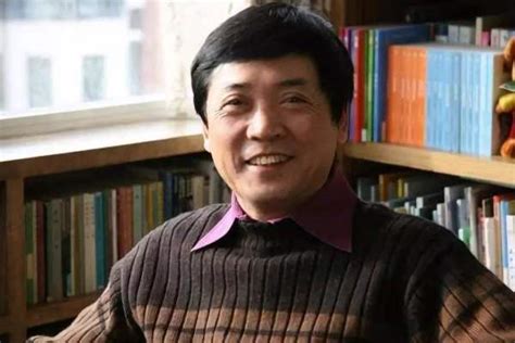 曹文轩：“我坚持文学是有基本面的” --访谈--中国作家网