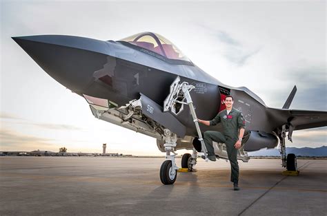 F 35 Pilot Test Pilot Shares What It's Like To Jump From F 16 To F 35