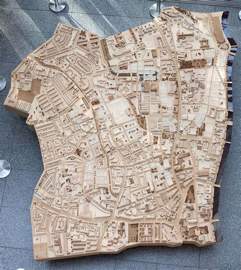 Paper Scale Model Review 的图像结果