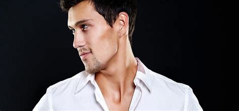7 Ways to Wear a White Shirt