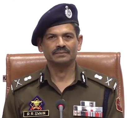 DGP Swain lauds policemen for getting Shaurya Chakras - Early Times ...