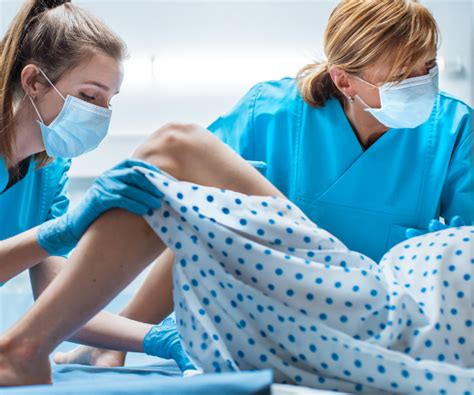 C-Section Wound 的图像结果