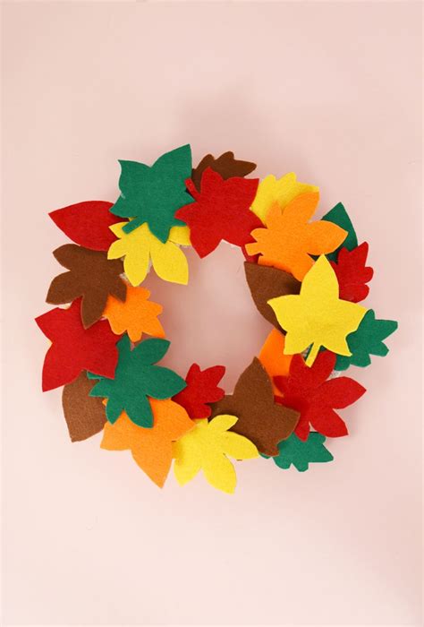 DIY Fall Felt Leaf Wreath | Enthralling gumption