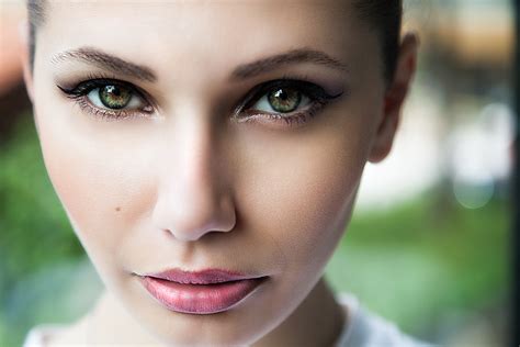 Portraits of People around the World 的图像结果