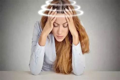 头部按摩的手法了解一下 帮助缓解日常生活的头痛症状_伊秀视频|yxlady.com