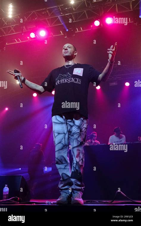 Example Singer 的图像结果