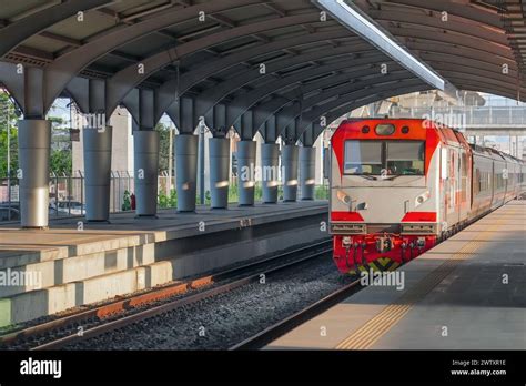 Local Long Distance Train 的图像结果