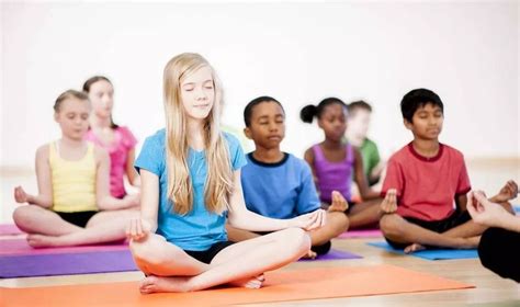 为什么儿童瑜伽需要专业的瑜伽教练？ - 亚协体育