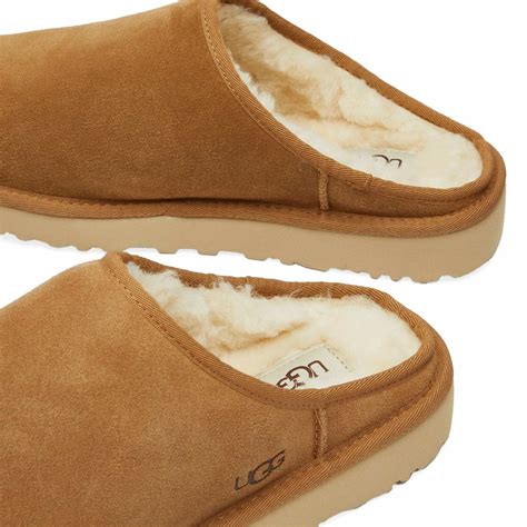 UGG Men's Classic Slip-on Slippers in Chestnut Ugg