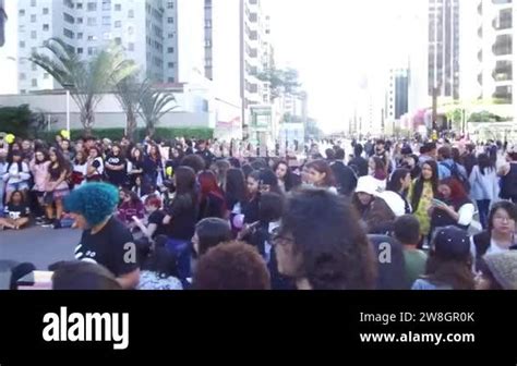 Pan pan girls and transvestite patriarchies: performing and recovering masculinity in post-1945 lite