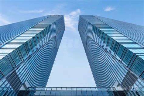 2022年三季度上海办公楼市场回顾与展望_17度建装租售平台