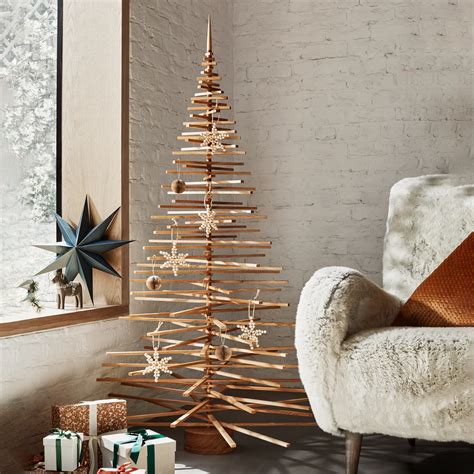 Build a Wooden Christmas Tree That Lasts: A Carpenter’s Field Guide