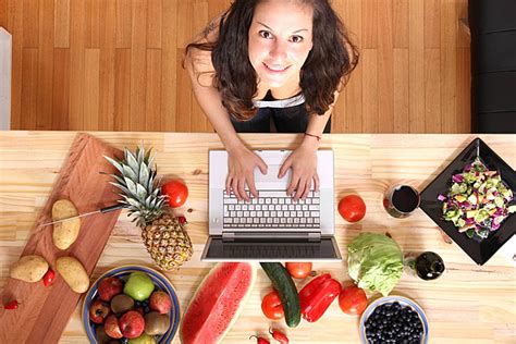 Girl Using Computer 的图像结果