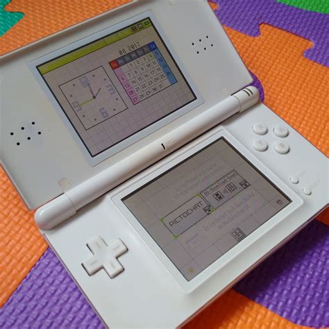 Console de jeux : la Nintendo DS dévoilée
