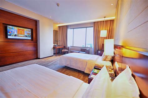 GUMAYA TOWER HOTEL, SEMARANG