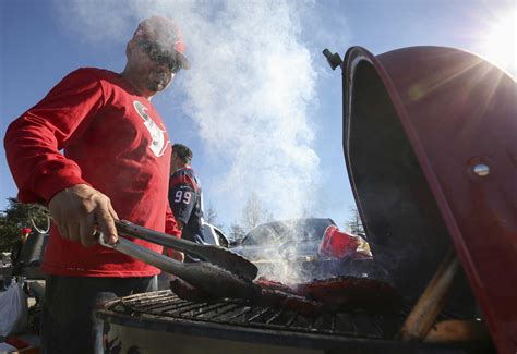 Food-safety tips for your Texas tailgate party