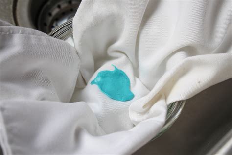 How to Remove Gum From Clothes : 4 Steps (with Pictures) - Instructables