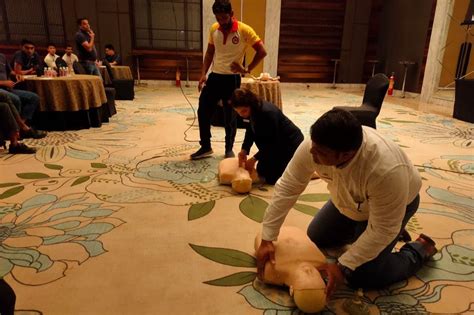 CPR Basic Life Support 的图像结果