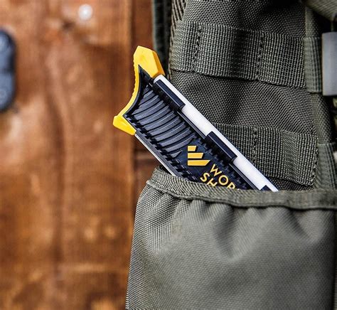 This Pocket Knife Sharpener Keeps Blades Sharp on the Go