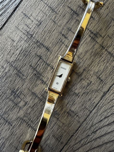 Authentic Ladies Vintage Gucci 1500 Gold Watch | eBay | Vintage gold ...