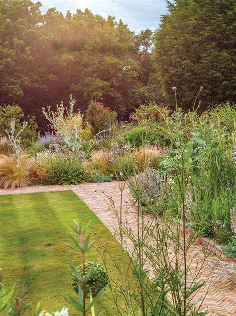 Wild dreams | Gardens Illustrated - gardening - Read this story on Magzter.com - map of dreams wild east