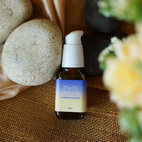 Fish-shaped Kwansha Metal Face Massager to Sculpt, Lift & Relax – The ...