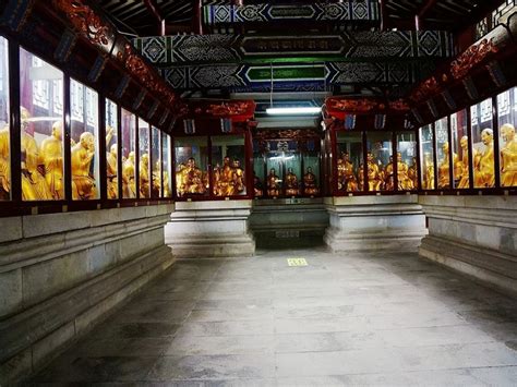 探秘北京雍和宫，究竟是门口算命的灵验还是寺庙的佛祖灵验？