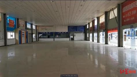 武汉火车站夜间关闭候车室乘客门外挨冻 回应：检修- 中国日报网