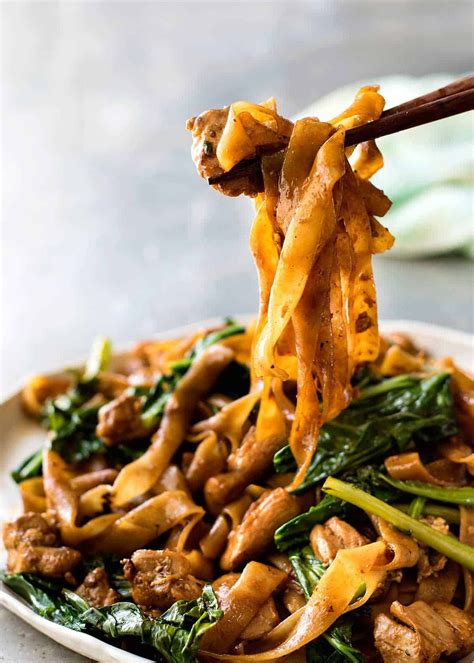 Pad See Ew (Thai Stir Fried Noodles) | RecipeTin Eats