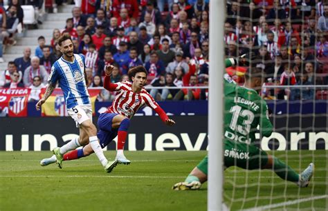 Ten-man Espanyol hold misfiring Atletico to 1-1 draw | Reuters
