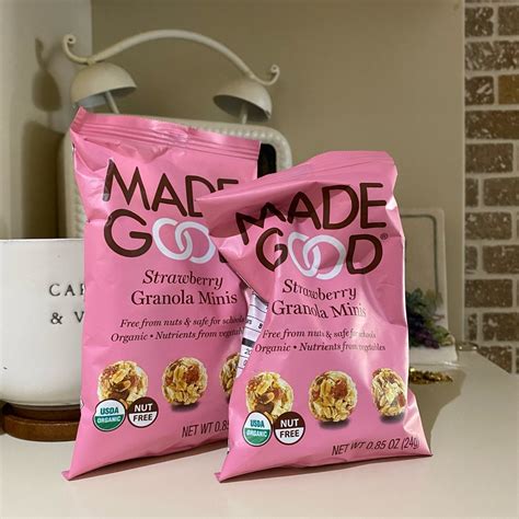 Strawberry Granola Minis from Made Good - Vegan Product Reviews ...