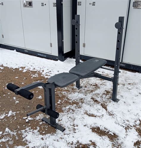GOLD'S GYM WEIGHT BENCH | EstateSales.org