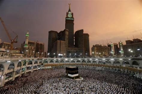 14 Images Show Muslims From Across The World Performing The Annual Hajj ...