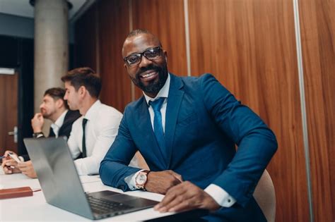 Black and White Business People 的图像结果