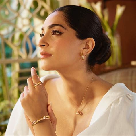 Sonam Kapoor’s wardrobe goes online | Vogue India