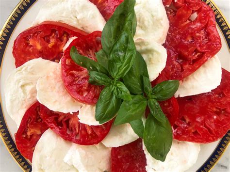 Caprese Salad Recipe - How We Make And Serve It In Italy - Eating ...