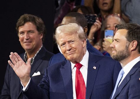 Tucker Carlson ‘Killed’ Mike Pompeo’s Chance of Becoming Defense ...