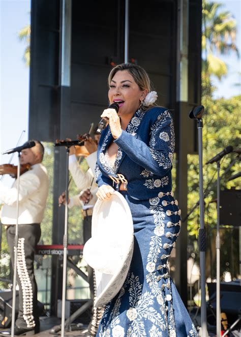 Deyra Barrera -Mariachi Performer_Mexican Singer_Songwriter_(2) - The ...