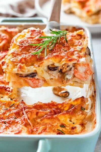https://thebigmansworld.com/wp-content/uploads/2024/08/seafood-lasagna2-400x600.jpg