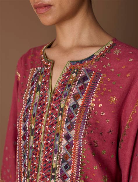 Mahra Hand-Embroidered Linen Kurta - Metallic Crimson – Manan