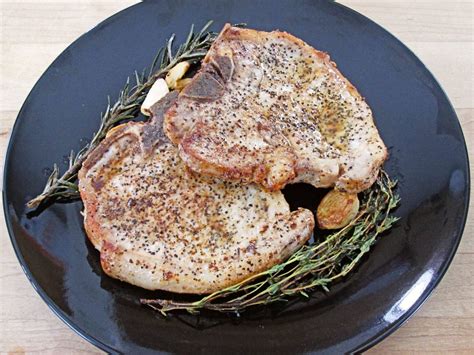Easy Pan-Fried Pork Chops – Perfectly Crispy and Juicy Every Time ...