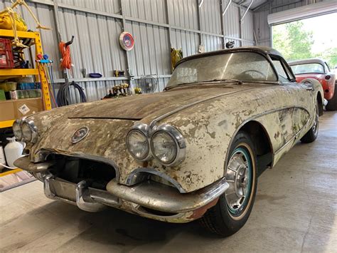 1959 Chevrolet Corvette Barn Find Looks Ready for Full Restoration - autoevolution