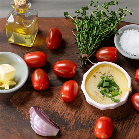 30-Minutes Tomato Herb Soup (A Healthy Choice) - Soup Chick