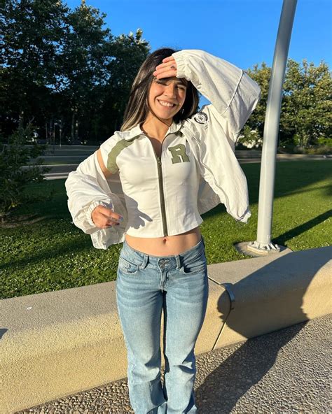 Alana Flores : r/FamaHot