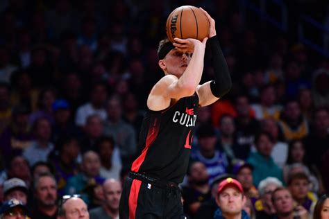 NBA: Heat hands slumping Lakers third straight loss | GMA News Online