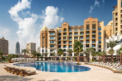 The St. Regis Marsa Arabia Island, The Pearl Qatar Pool: Pictures ...