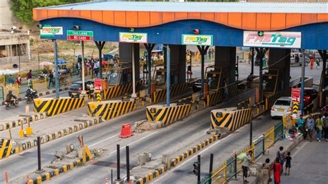 UP toll plaza staff allegedly misbehaves with highway commuter, NH ...