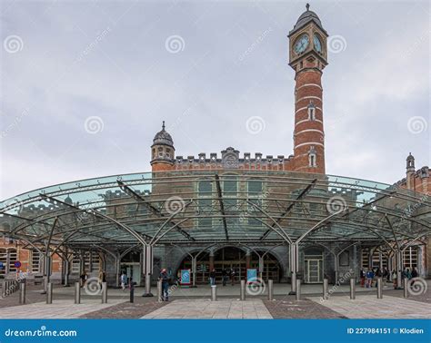 Front of Sint Pieters Railwahy Station, Ghent, Belgium Editorial Photo ...
