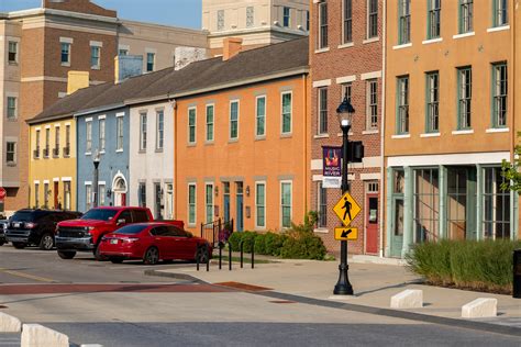 People in Town Photography 的图像结果